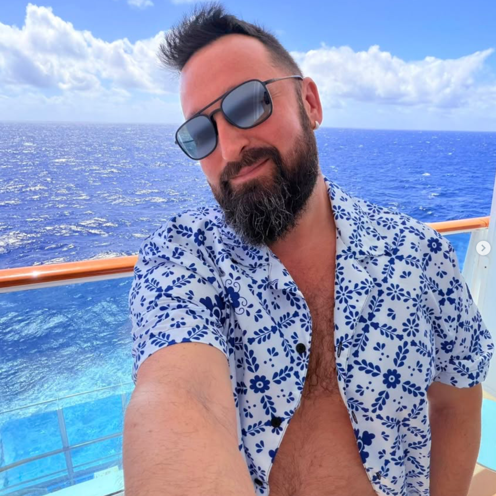 Sticky Sweet Bears Takes Greece with Alex!
